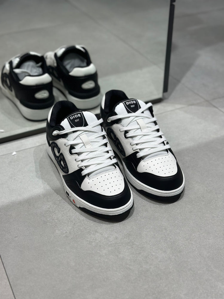 cd b57 dior sneaker black and white colour