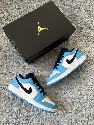 Nike Air Jordan 1 Low UNC Blue Trainers - UK 6 (GS)